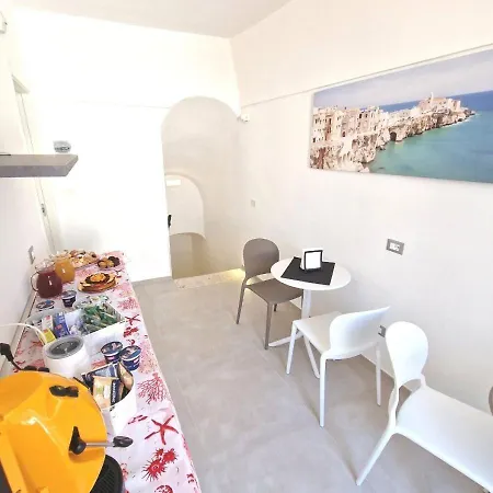 Tra Le Vie Del Borgo Vieste