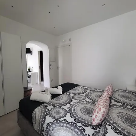 Tra Le Vie Del Borgo Bed & Breakfast 4*