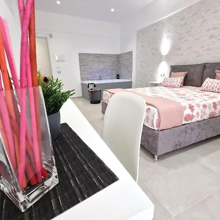 Bed & Breakfast Tra Le Vie Del Borgo *